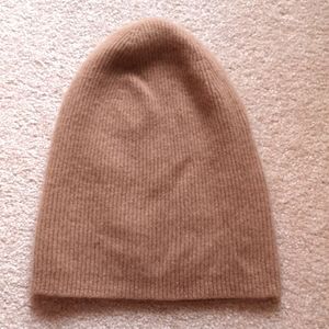100% auxiliary cashmere hat in camel